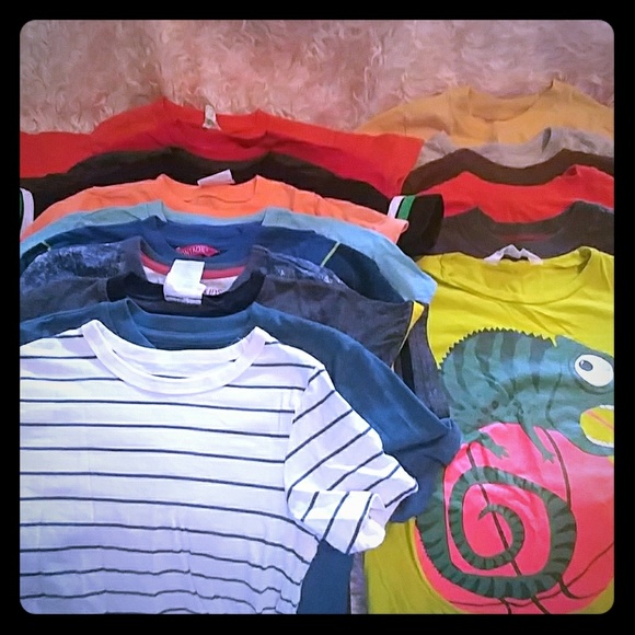 Boys 4-5 shirt lot - Picture 1 of 8